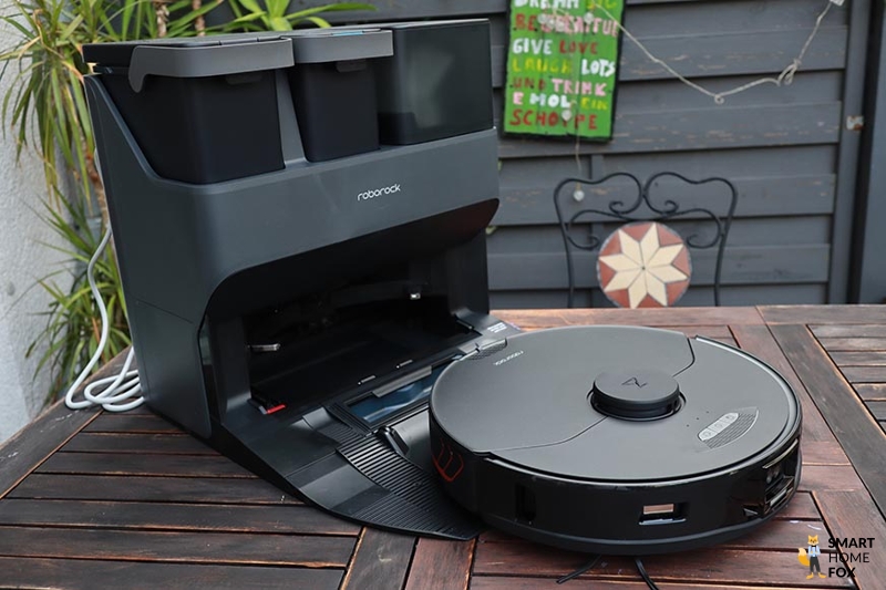 The Ultra Station of the Roborock S7 MaxV is seen in close-up.